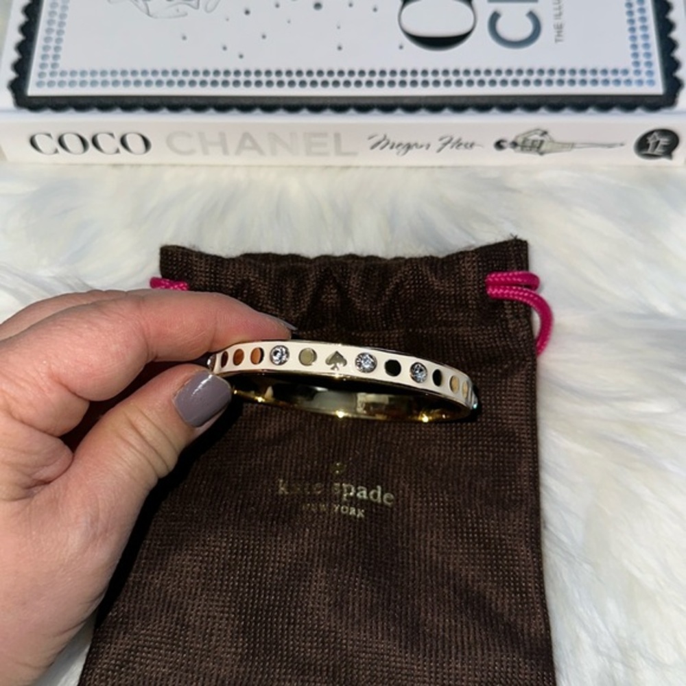 Beautiful preloved authentic Kate Spade ♠️ white and gold bracelet